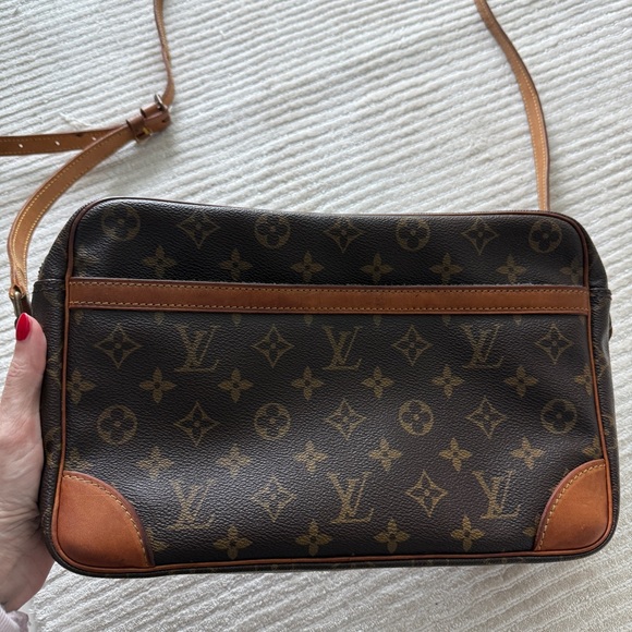 Louis Vuitton Monogram Trocadero 30 - Picture 2 of 10